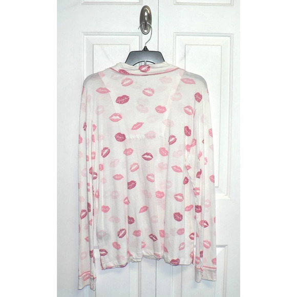 Cozy Zoe by Pj Salvage Women's Kiss Lips Printed Pajama Top Natural Large $30 - Picture 4 of 4